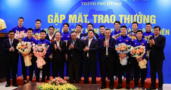 Vinh danh, khen thưởng các cầu thủ cầu thủ Hà Nội sau chức vô địch ASEAN Cup 2024