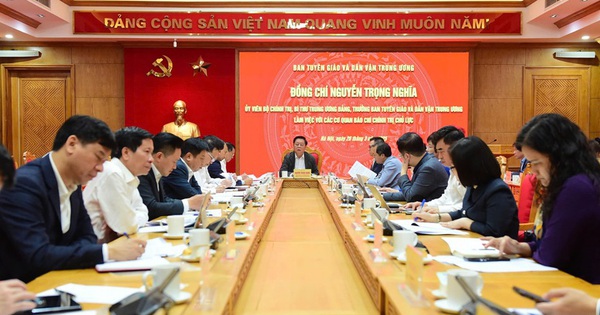 Trưởng ban Tuyên giáo và Dân vận Trung ương làm việc với các cơ quan báo chí chính trị chủ lực