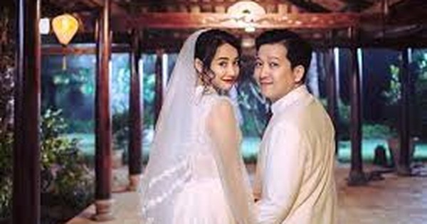 Bất ngờ về thiếp cưới của Nhã Phương - Trường Giang Bất ngờ về thiếp cưới của Nhã Phương - Trường Giang