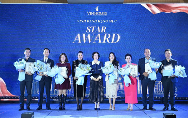 Sao Vàng Holdings được vinh danh TOP 1 đại lý có doanh số bán tốt nhất dự án Vincom Shophouse Royal Park năm 2024